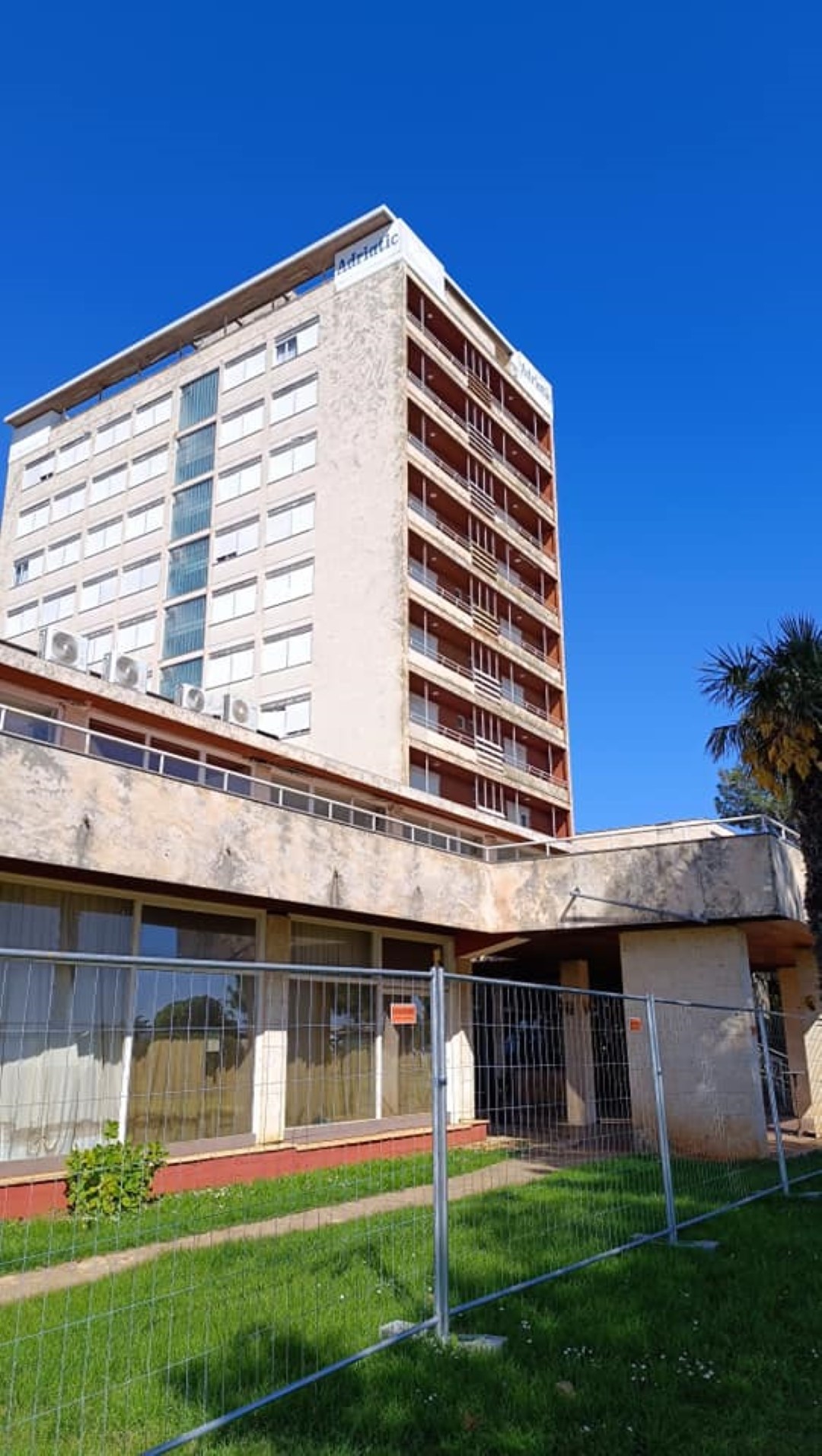 Hotel Adriatic, slavi 60. rođendan zatvoren.   